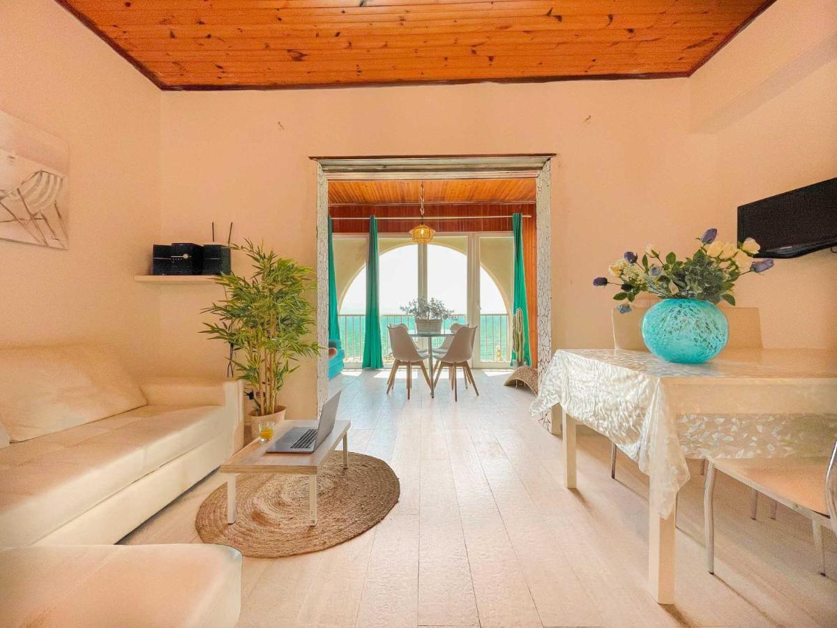 Athena Sea Front Apartment, Parking & Pool Lago Patria Bagian luar foto