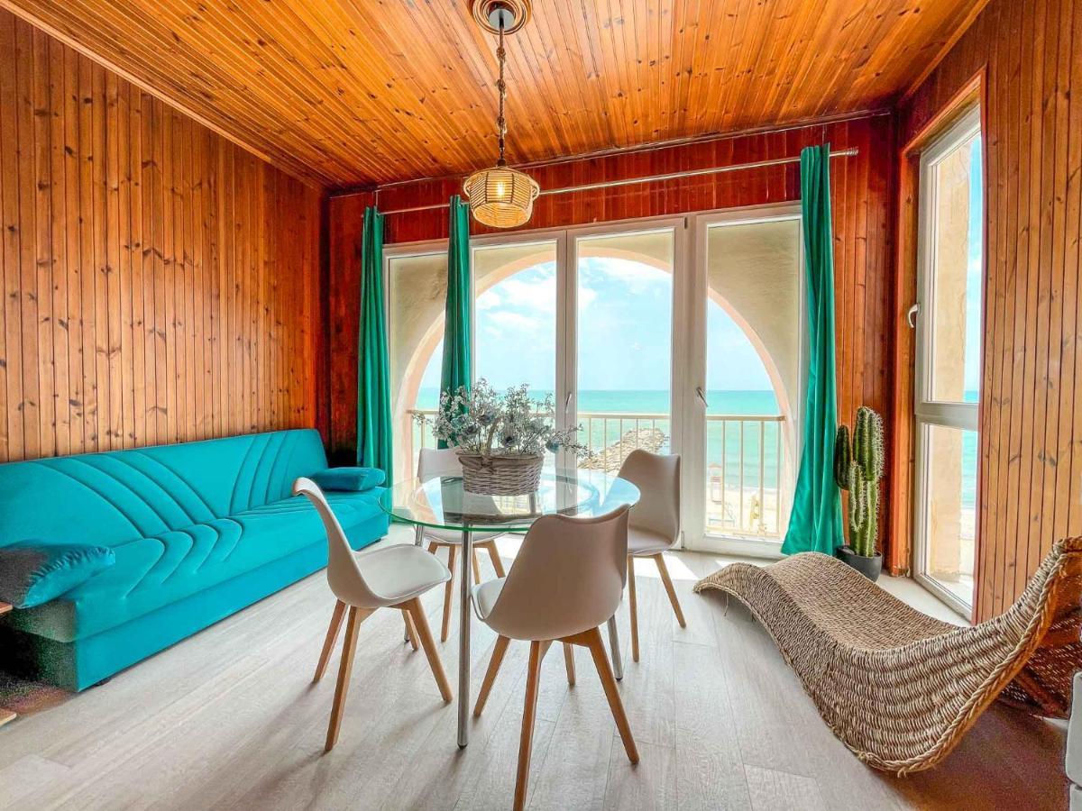 Athena Sea Front Apartment, Parking & Pool Lago Patria Bagian luar foto